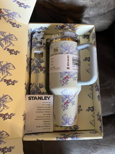The Stanley X LoveShackFancy Holiday Quencher Rosa Beaux Blue photo review
