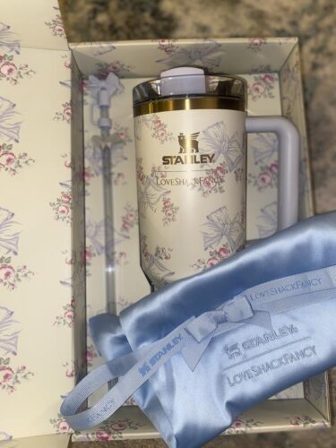 The Stanley X LoveShackFancy Holiday Quencher Rosa Beaux Blue photo review