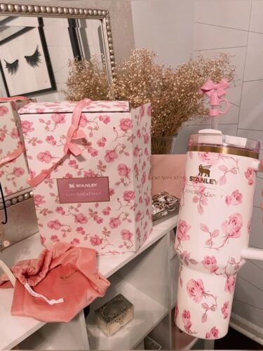 The Stanley X LoveShackFancy Holiday Quencher Ribbon Rosa photo review
